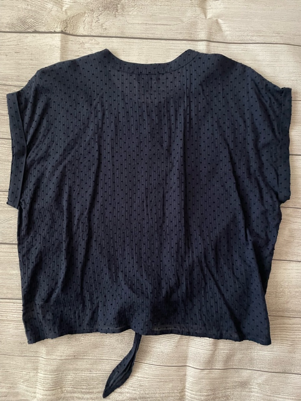 Jessica Simpson Navy Textured Button-Front Tie-Hem Top - Picture 5 of 7